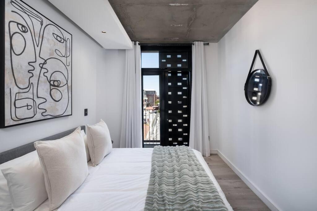 Apartment 302 The Signature In Cape Town