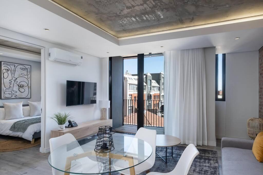 302 The Signature In Apartment